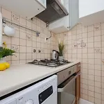Bright Air-conditioned Close To Pge Narodowy By Renters